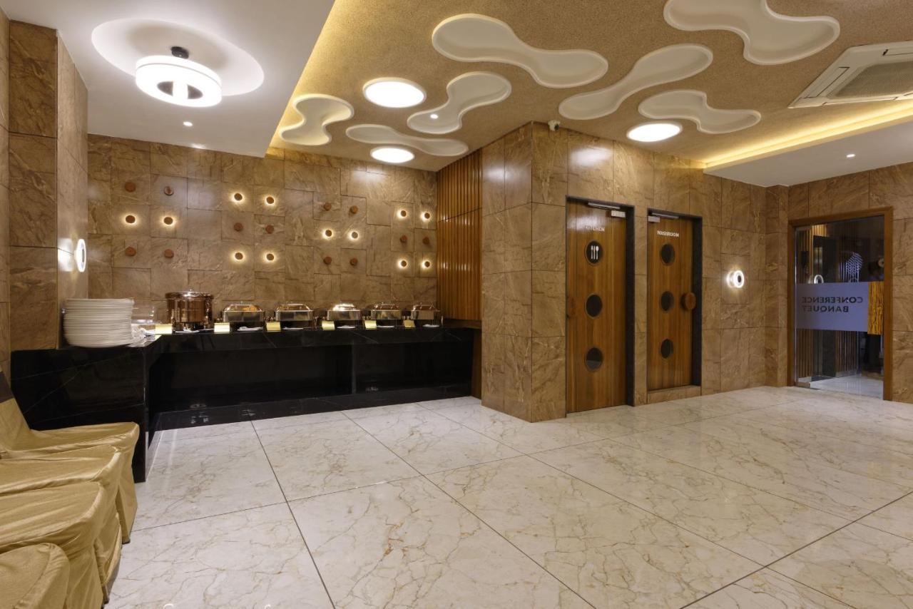 Hotel Flourish International Amhedabad Dış mekan fotoğraf