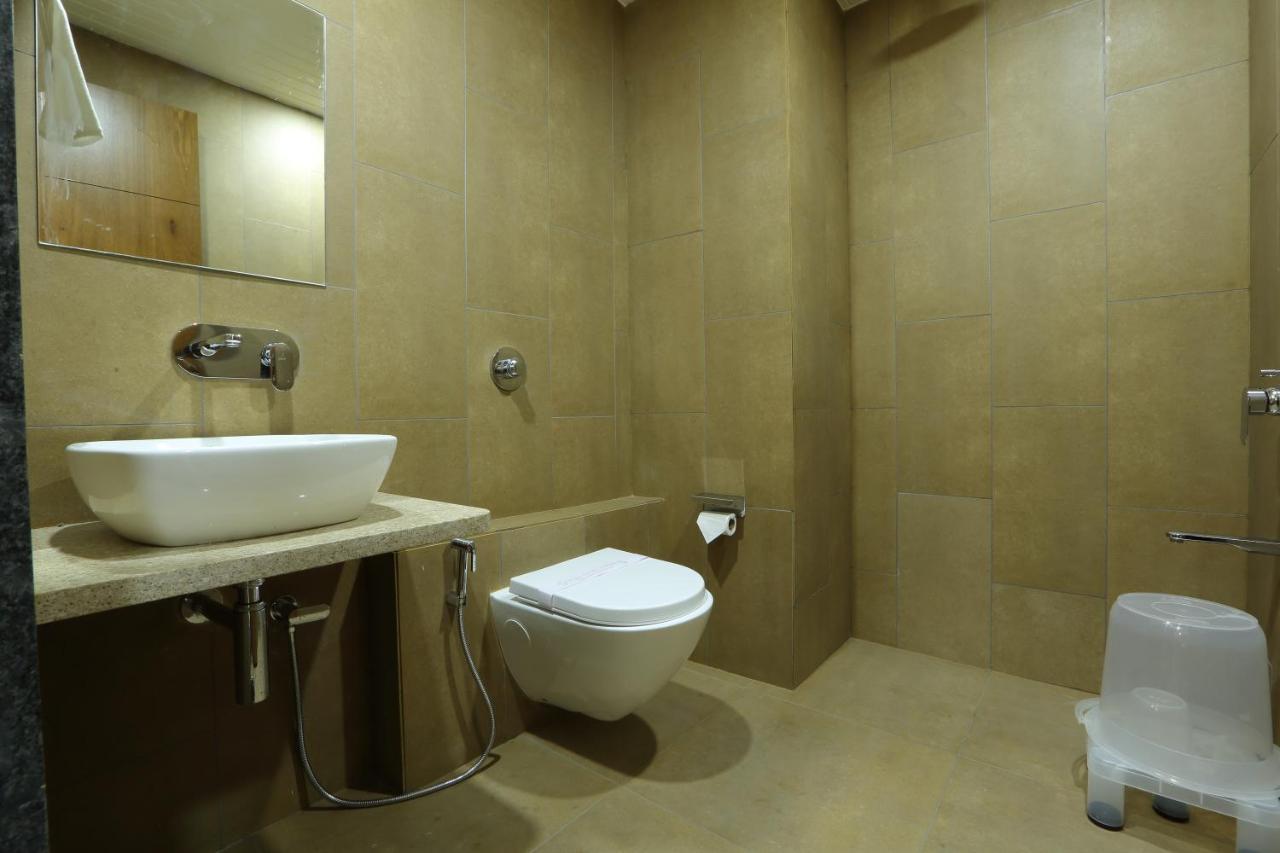 Hotel Flourish International Amhedabad Dış mekan fotoğraf