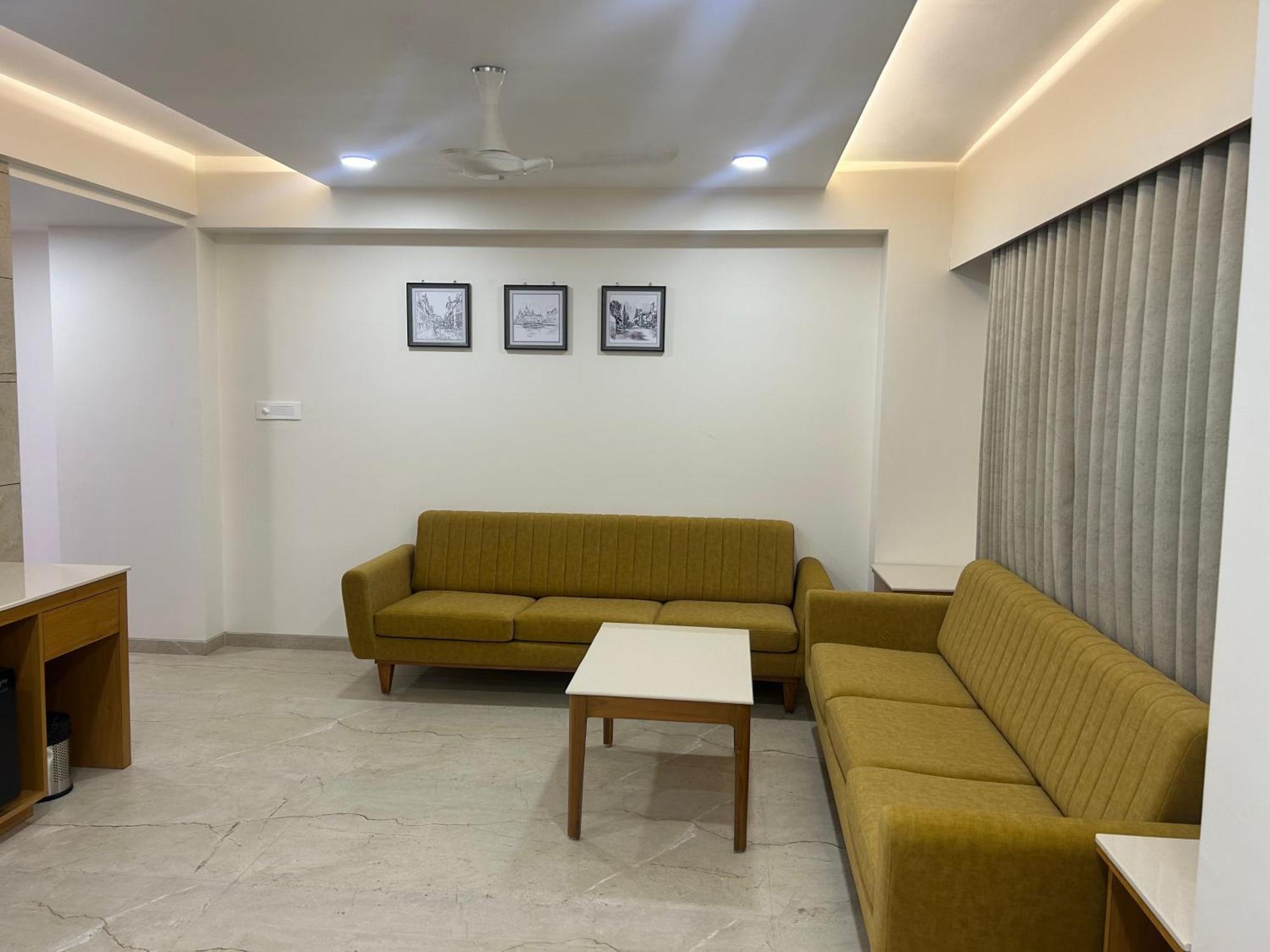 Hotel Flourish International Amhedabad Dış mekan fotoğraf